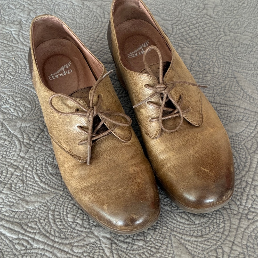 Dansko 41 two tone brown Oxford removable liner